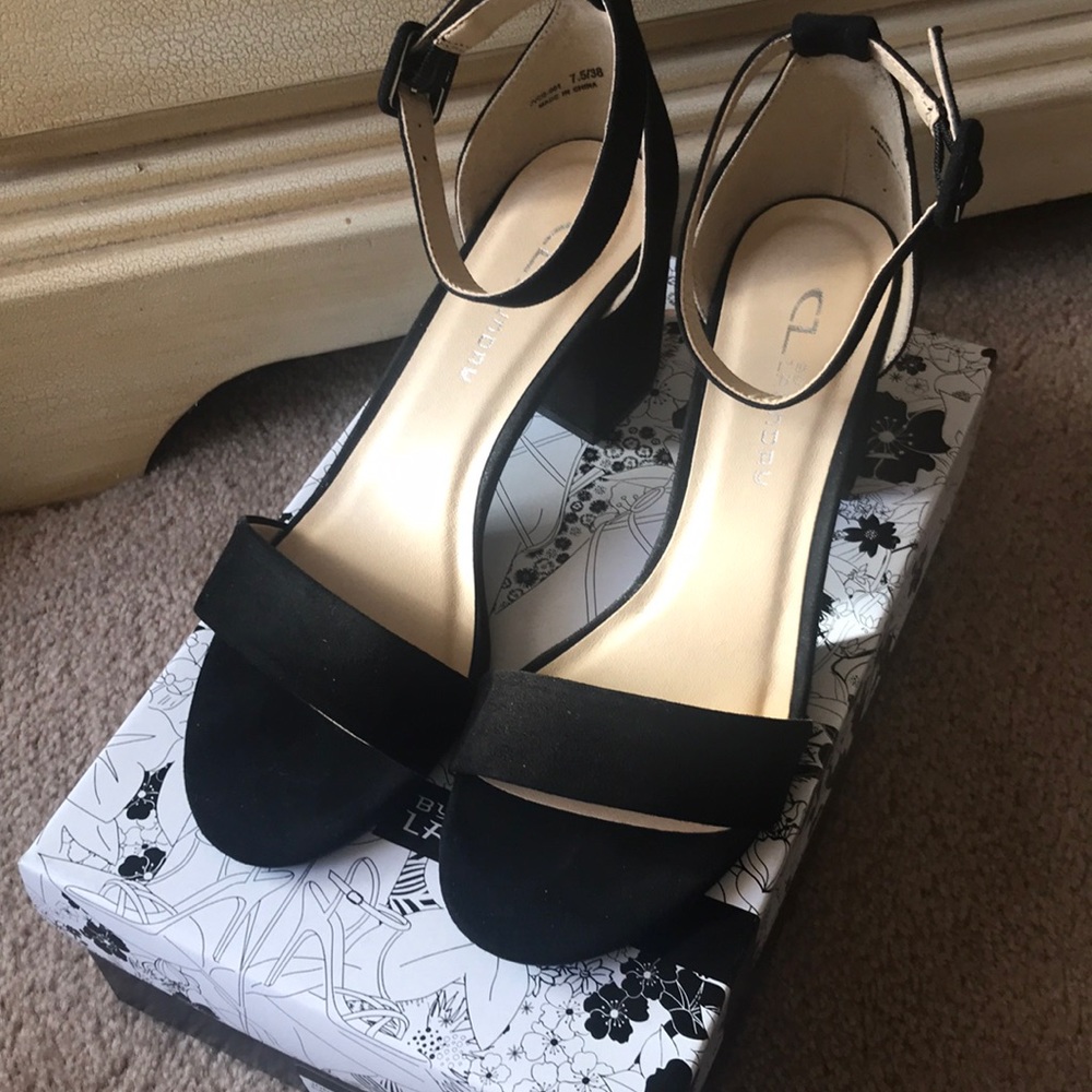 CL by Laundry black suede texture sandals-New-7.5M